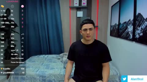 Alan  Kevin can we reach 100 thumbs up please guys  online show from 03/07/25, 10:10