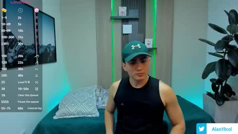 Alan  Kevin can we reach 100 thumbs up please guys  online show from 11/04/25, 07:02