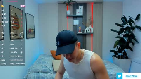 Snapshot of alan_nd_kevin chatting on 05/31/26, 12:12 Alan Kevin can we reach 100 thumbs up please guys online show from 05/31/26, 12:12