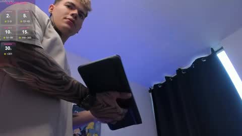 Alan online show from 02/19/25, 01:39