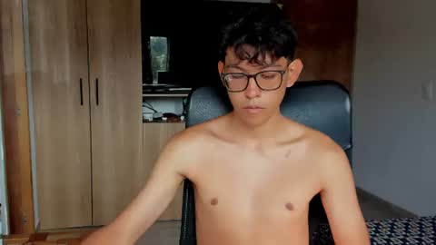 Snapshot of alan_scot chatting on 07/01/26, 01:56 Alan and Criss - WE JUST FRIENDS WITH BENEFITS BOTH VERS online show from 07/01/26, 01:56