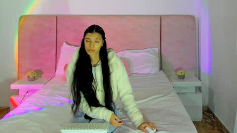 Snapshot of alana__get chatting on 01/02/25, 03:37 online show from 01/02/25, 03:37