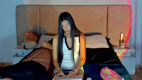 Snapshot of alana__get chatting on 02/14/25, 05:09 online show from 02/14/25, 05:09