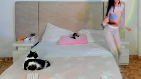 Snapshot of alana__get chatting on 10/17/25, 07:38 online show from 10/17/25, 07:38