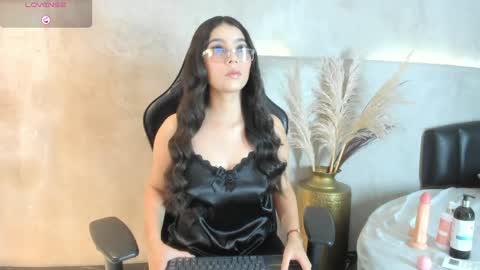 Snapshot of alana_cutte chatting on 05/24/26, 04:17 alana_cutte online show from 05/24/26, 04:17