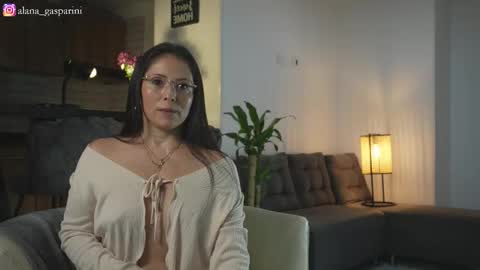 Alana Gasparini online show from 11/08/25, 01:28