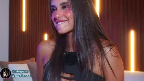 Snapshot of alana_haze chatting on 04/15/26, 02:18 Alana online show from 04/15/26, 02:18