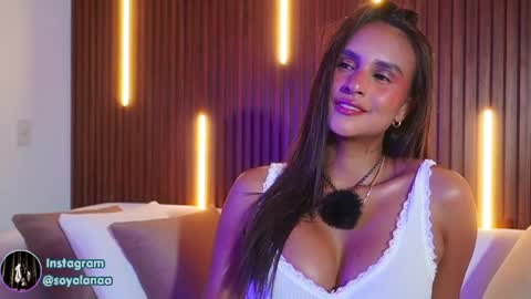 Snapshot of alana_haze chatting on 04/21/26, 03:35 Alana online show from 04/21/26, 03:35