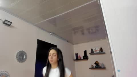 Maeve  online show from 02/25/25, 10:26