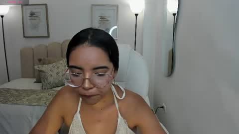 Snapshot of alana_martiins chatting on 06/15/26, 07:27 alana online show from 06/15/26, 07:27