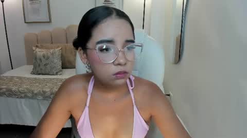 Snapshot of alana_martiins chatting on 06/21/26, 03:42 alana online show from 06/21/26, 03:42