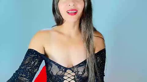 alana_pink95 online show from 02/01/26, 12:04