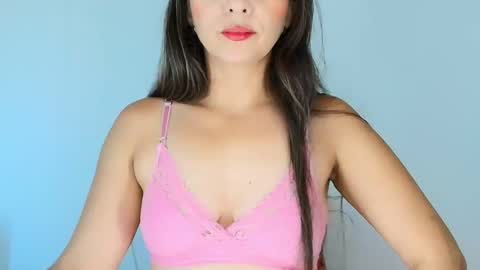 Snapshot of alana_pink95 chatting on 03/25/26, 12:33 alana_pink95 online show from 03/25/26, 12:33