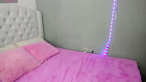 Snapshot of alana_ponse chatting on 01/09/25, 01:18 Alana. online show from 01/09/25, 01:18