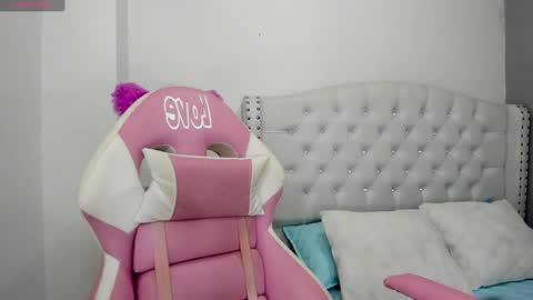 Snapshot of alana_ponse chatting on 01/31/25, 02:48 Alana. online show from 01/31/25, 02:48