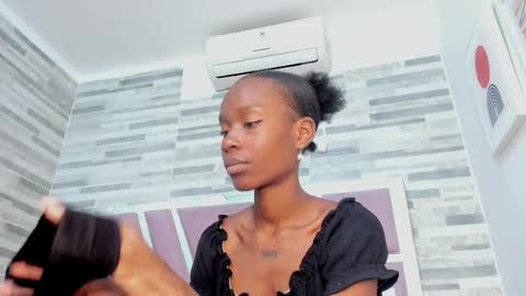 Alana online show from 10/28/25, 06:43