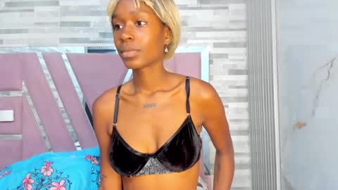 Alana online show from 11/08/25, 06:40