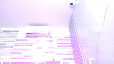 Alana online show from 11/18/25, 06:34