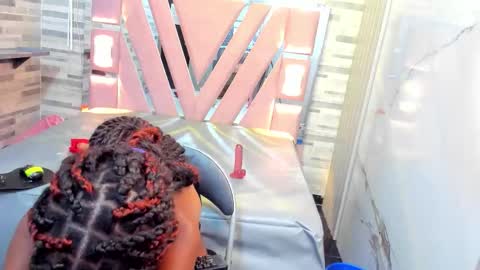 Alana online show from 11/29/25, 06:55