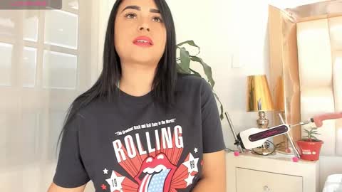 Snapshot of alana_then2 chatting on 02/08/25, 08:53 online show from 02/08/25, 08:53