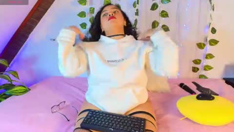 Snapshot of alanaa_gomezz chatting on 06/18/26, 06:56 Alana Gmez online show from 06/18/26, 06:56