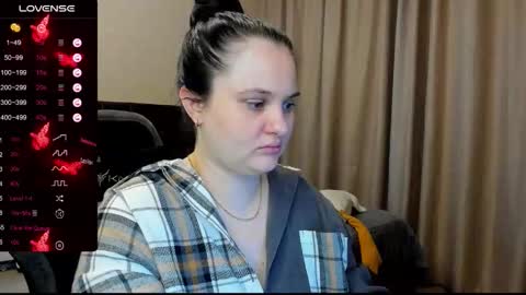 Snapshot of alanabrox chatting on 11/09/25, 02:04 Julia online show from 11/09/25, 02:04