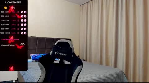 Snapshot of alanabrox chatting on 12/16/25, 12:59 Julia online show from 12/16/25, 12:59