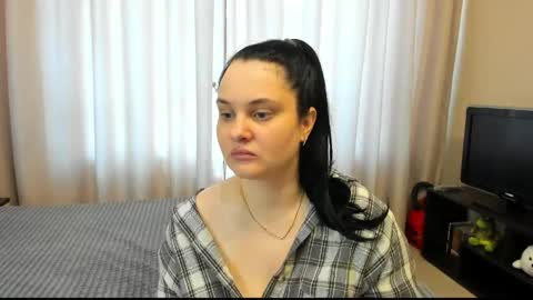 Snapshot of alanabrox chatting on 05/16/26, 08:22 Julia online show from 05/16/26, 08:22