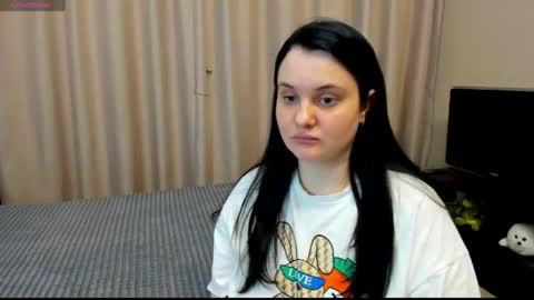 Snapshot of alanabrox chatting on 05/17/26, 06:59 Julia online show from 05/17/26, 06:59