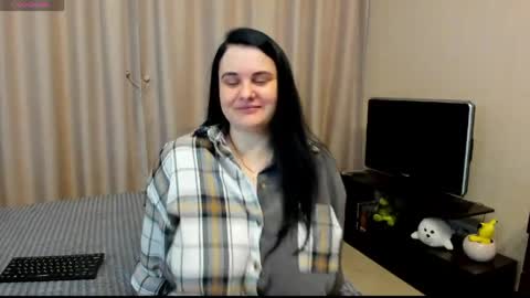 Snapshot of alanabrox chatting on 05/21/26, 10:28 Julia online show from 05/21/26, 10:28
