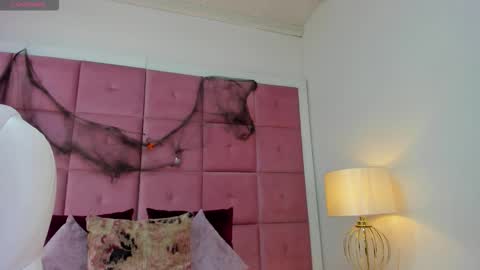 alanah_connors online show from 11/01/25, 12:40