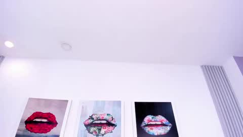 Snapshot of alanakim_ chatting on 09/19/25, 08:09 Alana Kim online show from 09/19/25, 08:09