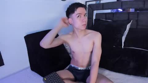 Snapshot of alanblack1 chatting on 10/22/25, 02:39 alanblack1 online show from 10/22/25, 02:39