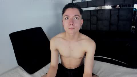 Snapshot of alanblack1 chatting on 10/25/25, 04:24 alanblack1 online show from 10/25/25, 04:24