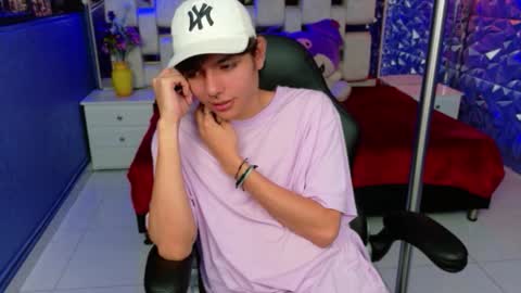 Snapshot of alandelrey57 chatting on 03/22/26, 10:02 ALAN DEL REY online show from 03/22/26, 10:02