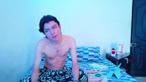 Snapshot of alandelrey57 chatting on 04/13/26, 12:43 ALAN DEL REY online show from 04/13/26, 12:43