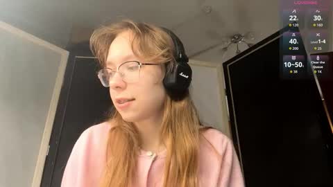 Stella online show from 10/31/25, 08:04