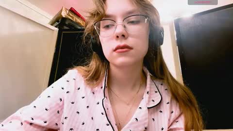 Stella online show from 11/24/25, 01:00