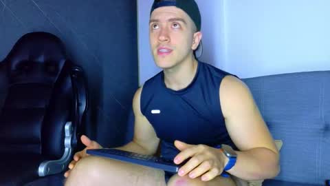 Snapshot of alanferrer chatting on 02/07/26, 10:19 Alan Ferrer online show from 02/07/26, 10:19