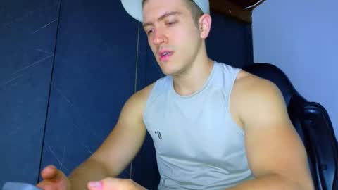 Snapshot of alanferrer chatting on 02/21/26, 10:16 Alan Ferrer online show from 02/21/26, 10:16