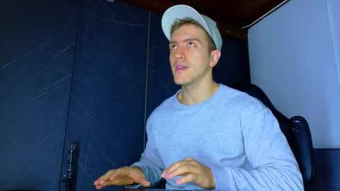 Snapshot of alanferrer chatting on 02/23/26, 10:12 Alan Ferrer online show from 02/23/26, 10:12