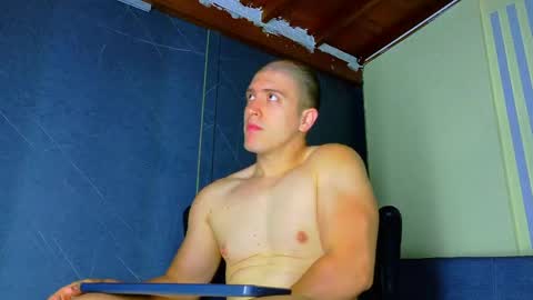 Snapshot of alanferrer chatting on 04/22/26, 10:39 Alan Ferrer online show from 04/22/26, 10:39