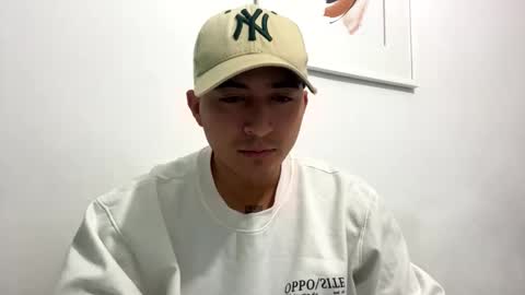 Snapshot of alanj998 chatting on 09/23/25, 02:58 alanj998 online show from 09/23/25, 02:58