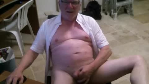 Snapshot of alanlee10allen chatting on 04/26/26, 11:02 Alanlee10allen online show from 04/26/26, 11:02