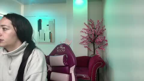 Snapshot of alanna__scott chatting on 04/28/26, 03:22 Alanna online show from 04/28/26, 03:22