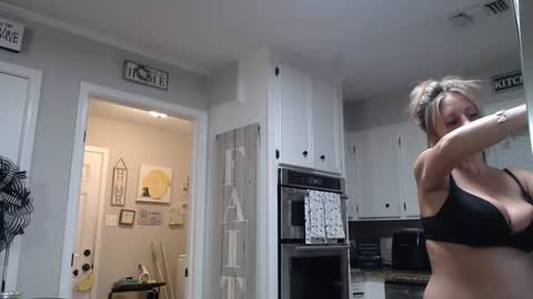 Snapshot of alannarack chatting on 09/13/25, 01:49 Alanna Rack online show from 09/13/25, 01:49