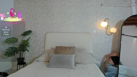Snapshot of alannarouge chatting on 05/19/26, 11:49 alannarouge online show from 05/19/26, 11:49