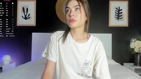 Alanna Cute Russell online show from 10/22/25, 08:08