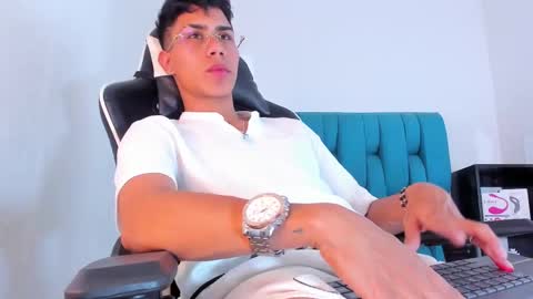 alannaughty_ online show from 02/10/25, 09:58