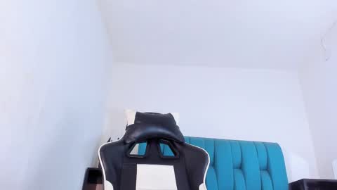 alannaughty_ online show from 02/12/25, 07:02